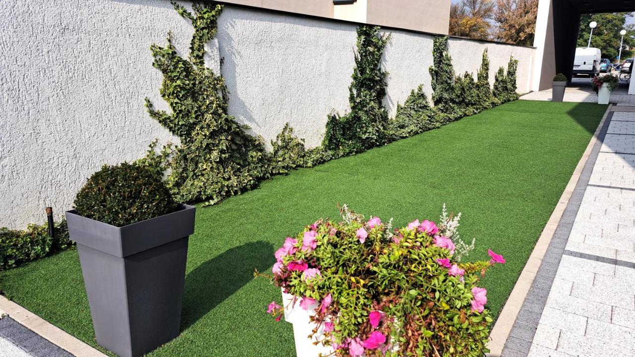Arcobaleno Apartments & Rooms Βαράζντιν Εξωτερικό φωτογραφία