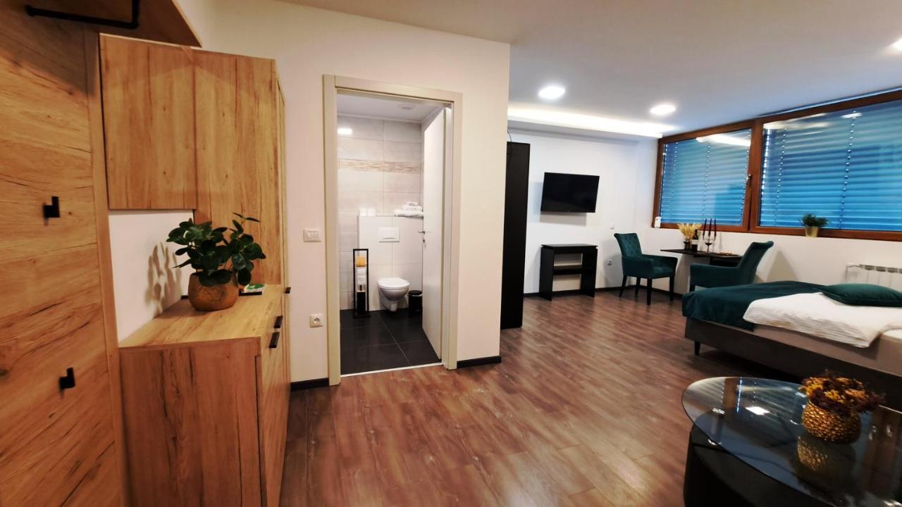 Arcobaleno Apartments & Rooms Βαράζντιν Εξωτερικό φωτογραφία