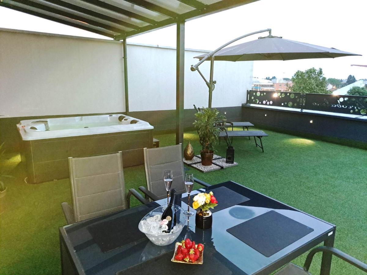 Arcobaleno Apartments & Rooms Βαράζντιν Εξωτερικό φωτογραφία